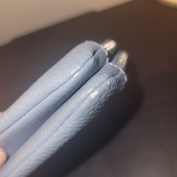 EUC Coach pebbled leather wristlet double zip - Picture 3 of 13